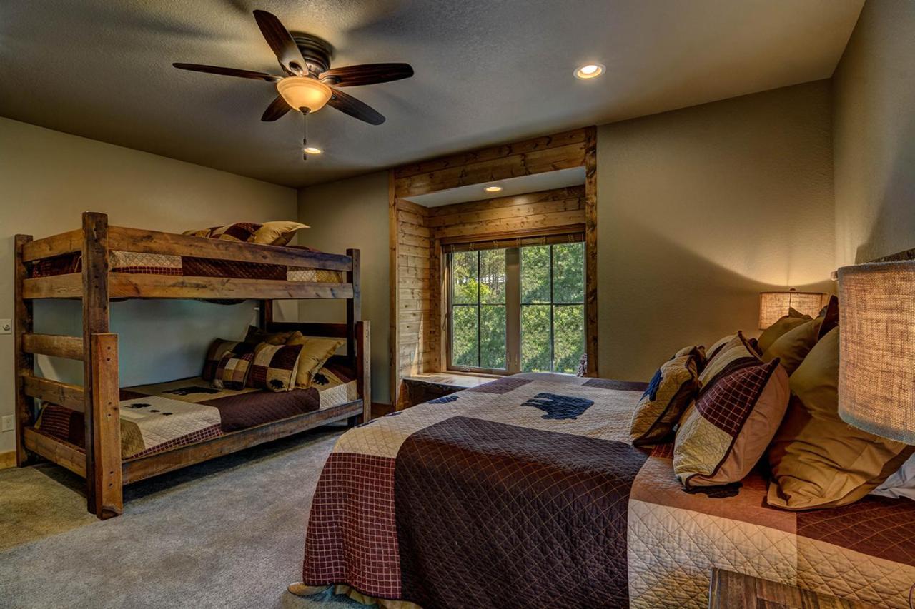 Whispering Pines Lodge: 9 Bedroom Eagle River Exterior foto