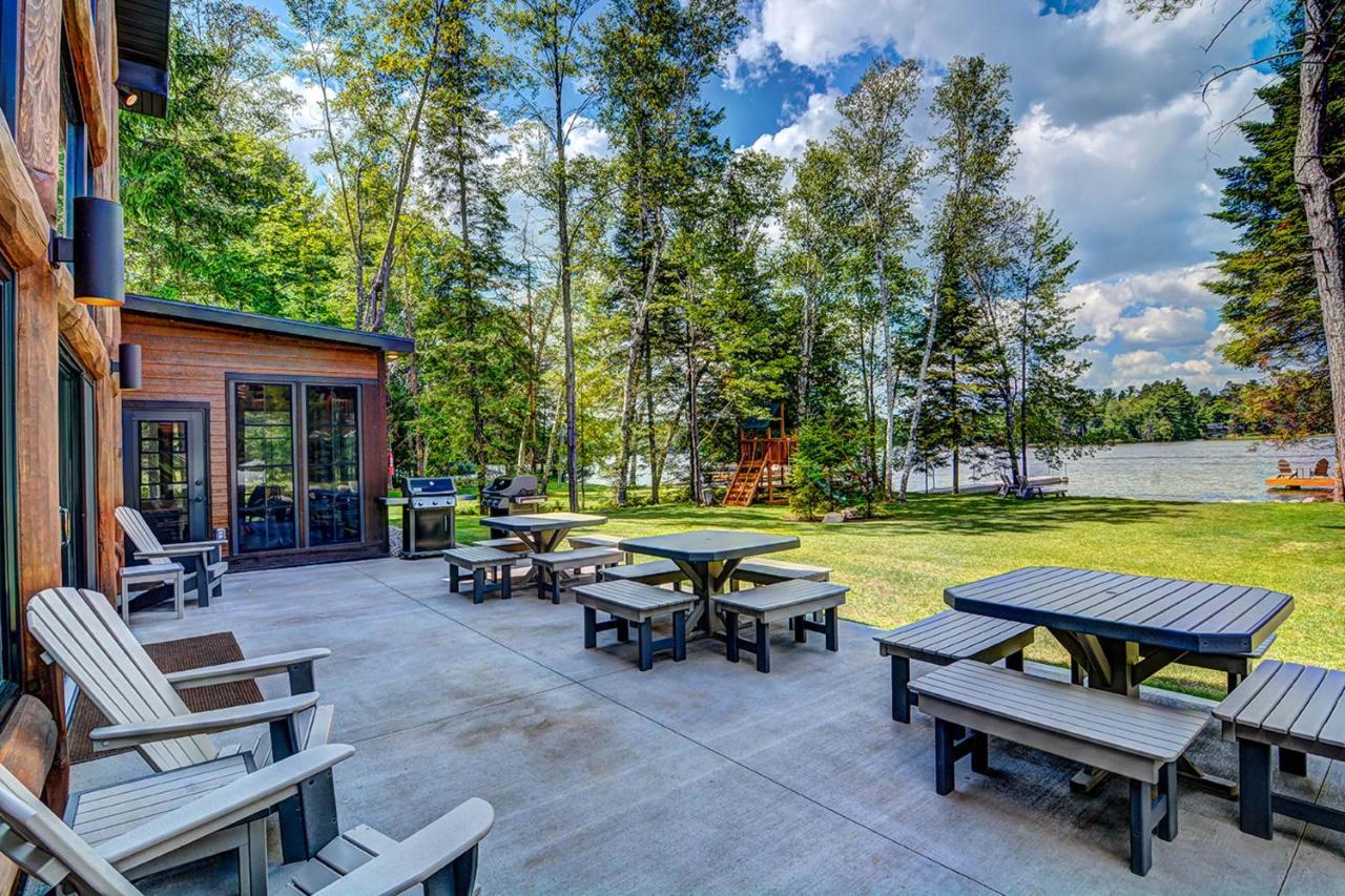 Whispering Pines Lodge: 9 Bedroom Eagle River Exterior foto