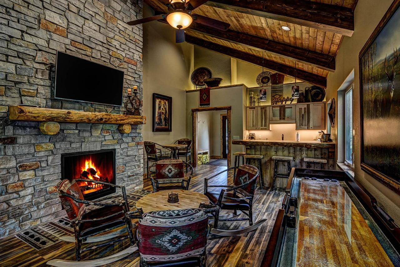 Whispering Pines Lodge: 9 Bedroom Eagle River Exterior foto